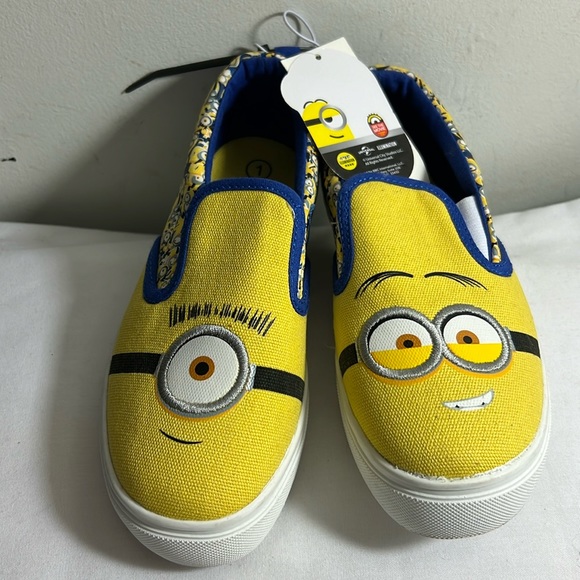 NEW WITH TAG Toddler Boy Universal Minions Dual Gore Slip-On Sneakers - Picture 1 of 7